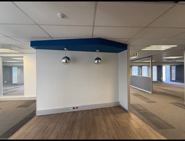 383.50M² OFFICE TO LET IN FORESHORE